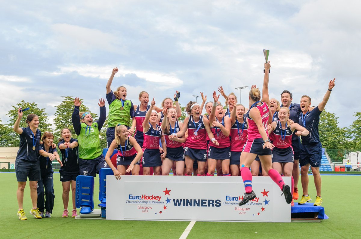 Yes! Scotland women win Team of the Year at the #ScottishSportsAwards 👏 🏴󠁧󠁢󠁳󠁣󠁴󠁿 ♥