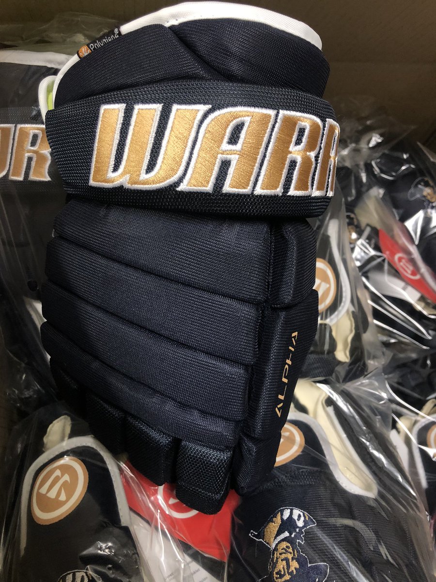 tony_lupo54's tweet photo. A couple custom gloves @WarriorHockey has done up for us recently that came out looking oh so clean. Shrewsbury High and our own Minuteman Flames youth org. #WarriorCustom #softhands https://t.co/BKLmSO7DzU