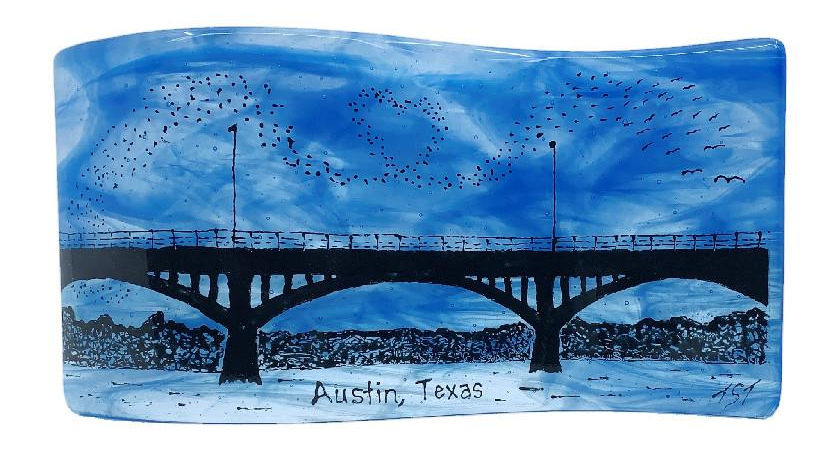 Sundown's the perfect time to introduce the Austin 'Bat Bend' work of #glassart: texas-time-gifts.com/products/austi…
#loveisintheair #austinbats  #atxbats #neighborhoodbats #congressbridgebats 
#congressbridge #austin #gift #austintexas #atx #bats #batclouds #urbanbats #congressavenuebridge