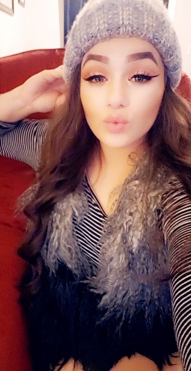Queentemptress1's tweet photo. Okay christmas is coming lovelies and your mistress is callin for all #payslaves to come and kneel for their queen #teamviewer #paypigslave #paypig #kneelforme #paypigneeded #needchristmaspresents #takeachanceonme #findomme #paypigs https://t.co/eQm8lf1z80