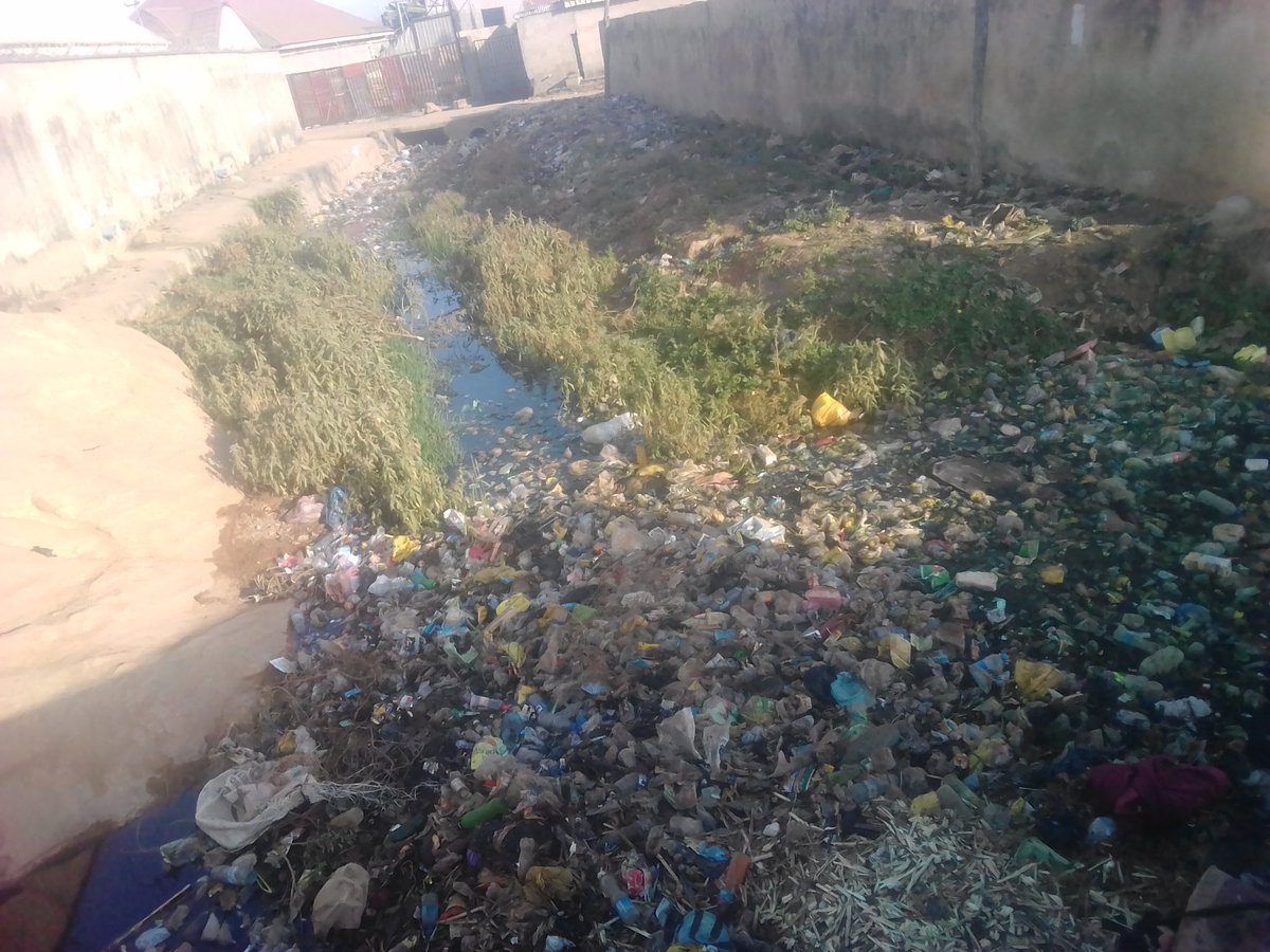 ActivistNdasadu's tweet photo. I captured this in Rafin Guza Kaduna North, By understanding the SDG Goal13 Climate Action, the current society is living on the cost of future generation such problems getting visible and their impact on our lives increase. It's not normal @dheenylkhair @yazeed_mikail @elrufai https://t.co/tFgPrmjopN