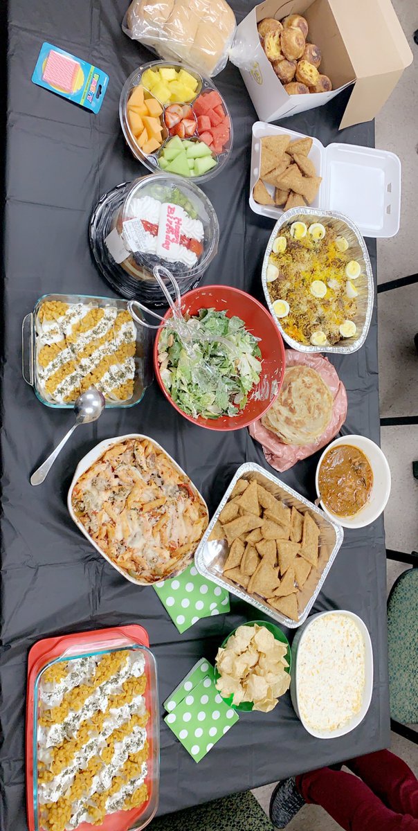 Our famous 3182 potluck!!! Come join us for some amazing food! 😋🤤<a href="/Usha_TD/">Usha Sriskandarajah</a>