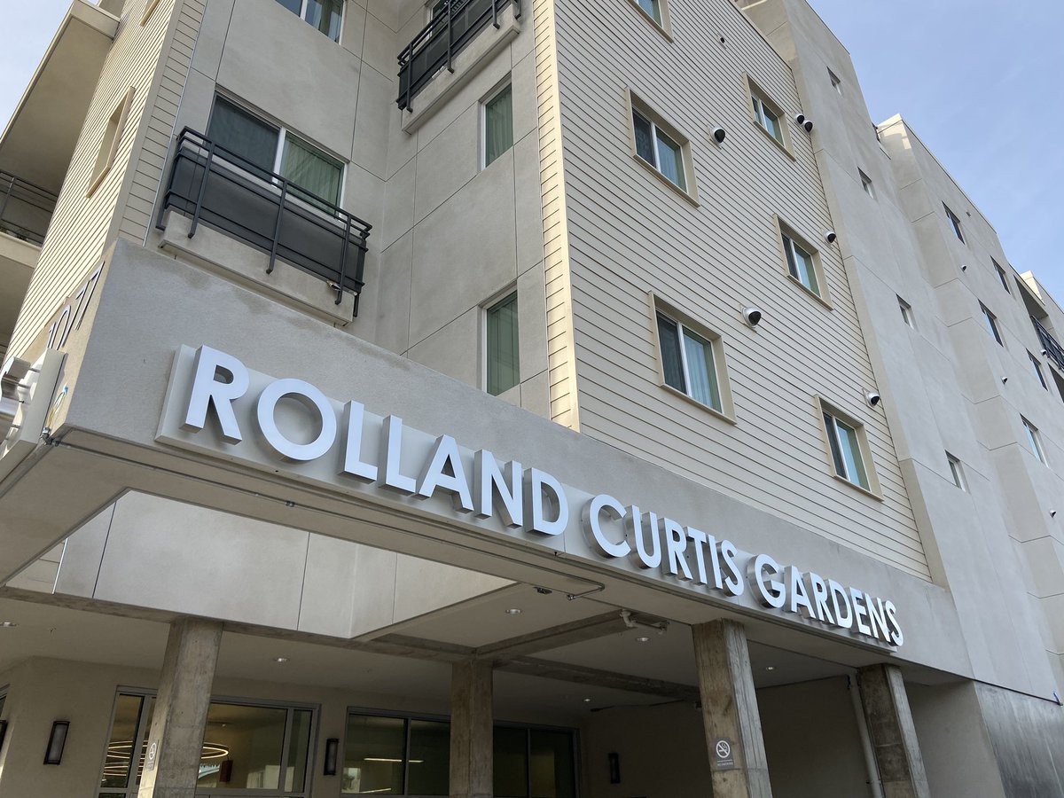 hpn_select's tweet photo. The Rolland Curtis Gardens transformation by @abodesweethome brings much needed affordable homes to South LA, complete with a health center and future local café market. Fantastic development and story. #HPNLA https://t.co/ntfNm281z6