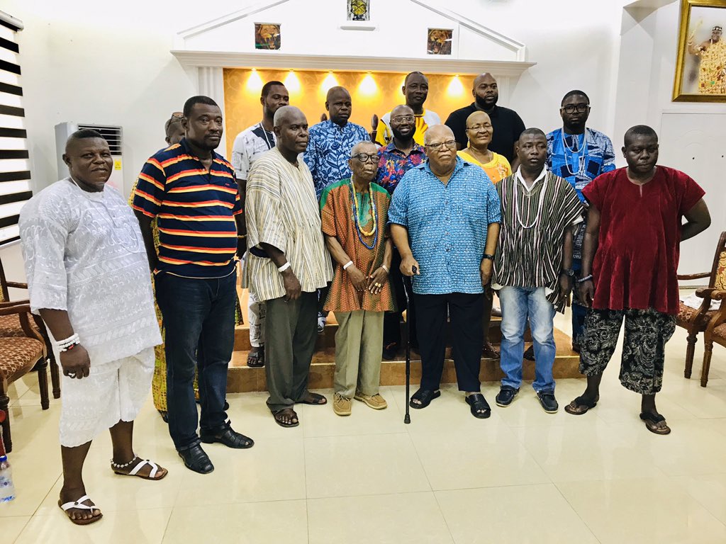 theosustool's tweet photo. Nat Nunoo Amarteifio Former Accra City Mayor .: Visited His Majesty DF Okwei Kinka Dowuona VI Early Today At His Palace . ———————————-
==================
———————————-
.
.
.
#meeting #visit #accramall #osustoolpress #ghana🇬🇭 #utah #usa #home #voice #man #youtube #mayor #president https://t.co/P75CbxbT2R