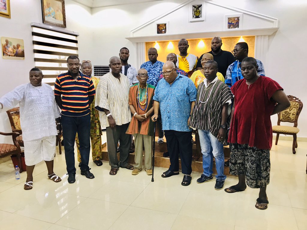 theosustool's tweet photo. Nat Nunoo Amarteifio Former Accra City Mayor .: Visited His Majesty DF Okwei Kinka Dowuona VI Early Today At His Palace . ———————————-
==================
———————————-
.
.
.
#meeting #visit #accramall #osustoolpress #ghana🇬🇭 #utah #usa #home #voice #man #youtube #mayor #president https://t.co/P75CbxbT2R