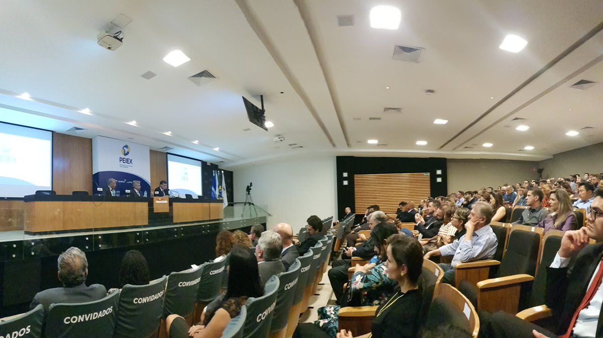 ApexBrasil's tweet photo. No lançamento do Programa de #Qualificação para #Exportação (#peiex) em Brasília, o presidente da Apex-Brasil, Sergio Segovia, destacou a importância de preparar as empresas do Distrito Federal e entorno para o comércio exterior. https://t.co/x7IDxTeZnZ