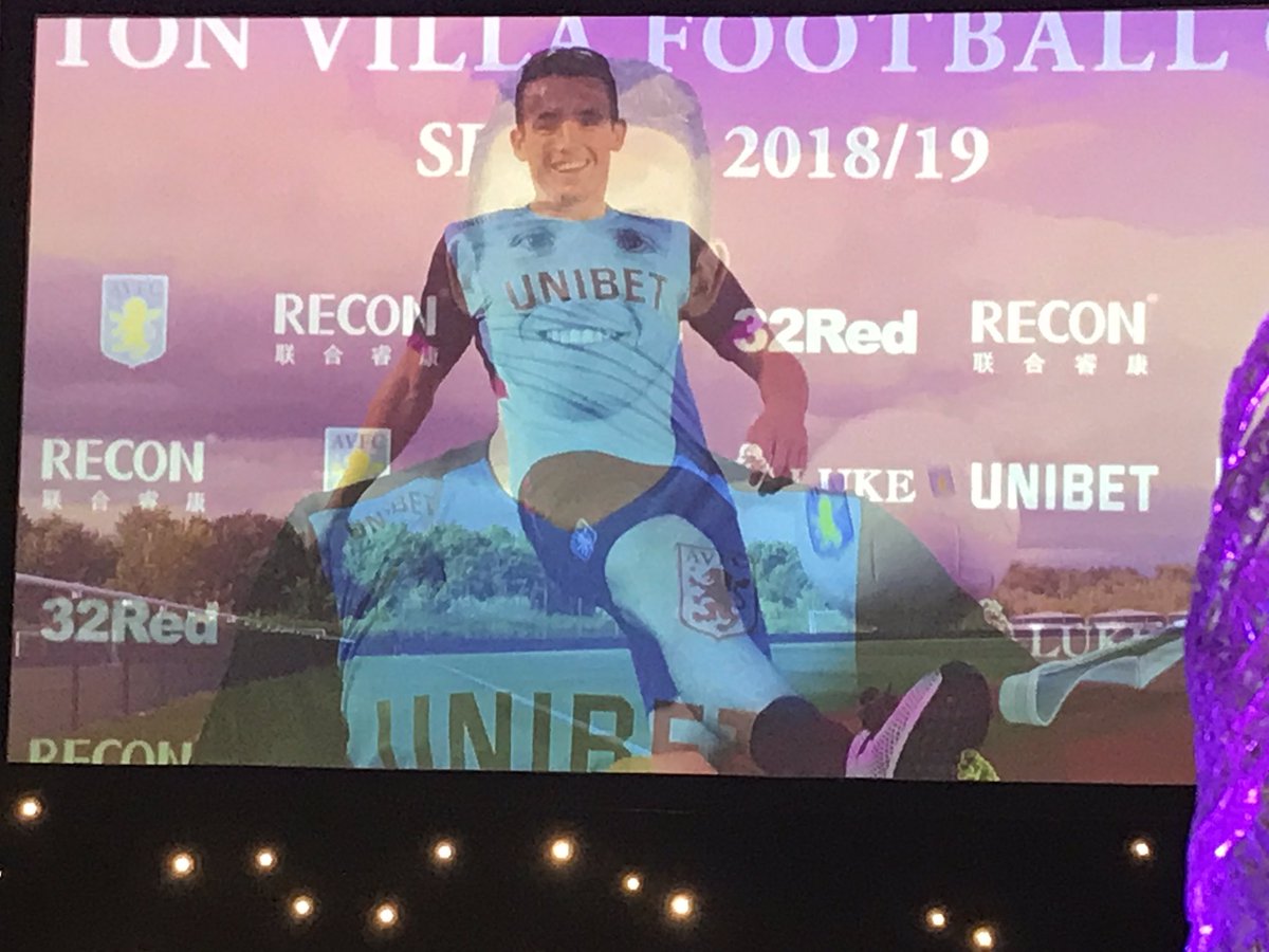 The Editors Choice Award @ScottishSportsAwards #ScottishSportsAwards goes to John McGinn. ⚽️ Many congratulations.
