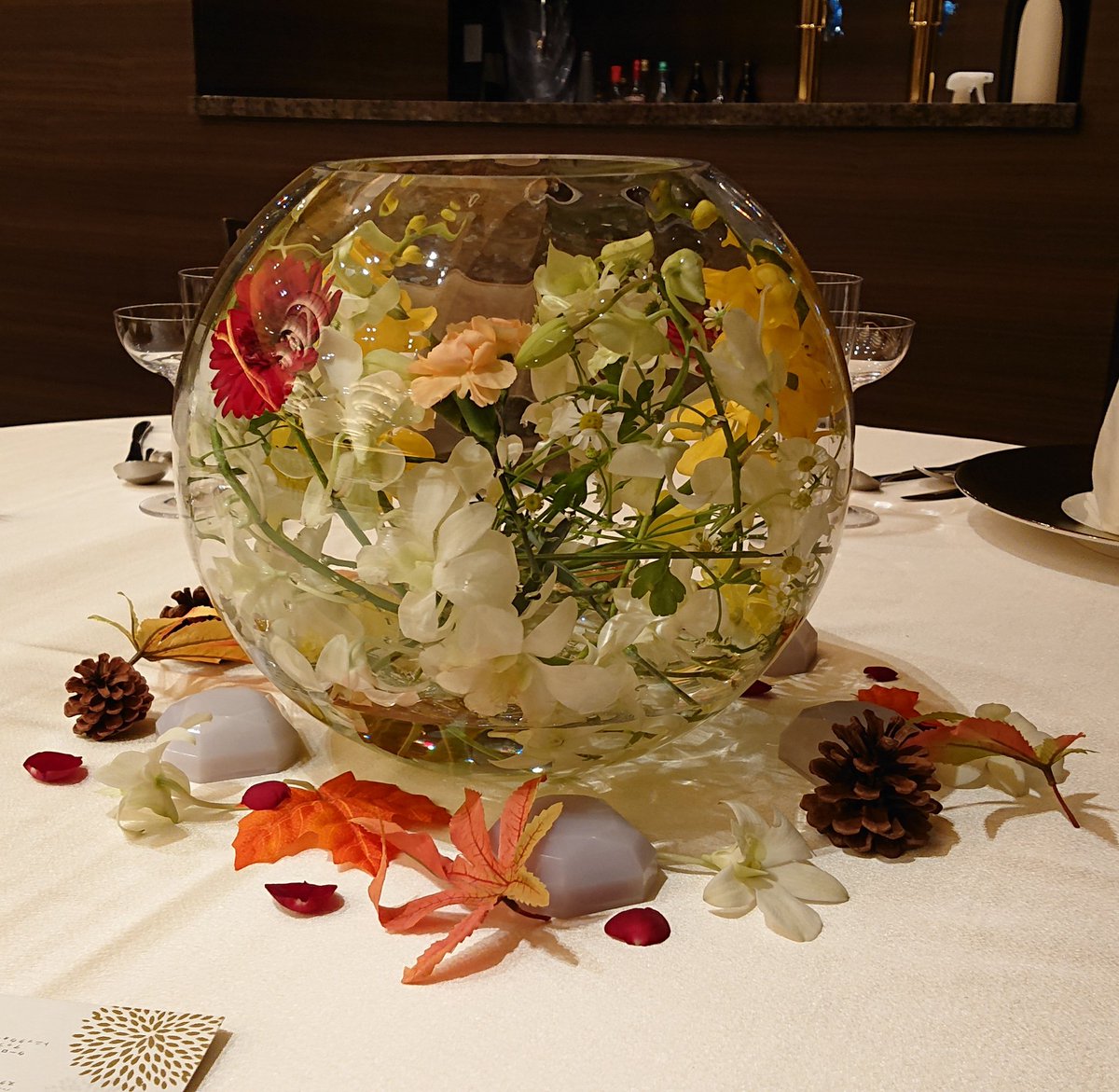 Fleur Matsuyama22時まで配達してます 要予約 先日の婚礼施工 今年ピークの多多多忙忙忙 秋をテーマに小物を用いてオータム オータム 秋といえばシックになりがちですが明度彩度共に高めな明るめカラーで賑やかに 婚礼 ウェディング 結婚式 Fleur Matsuyama22時まで配達してます 要予約 先日の婚礼施工 今年ピークの多多多忙忙忙 秋をテーマに小物を用いてオータム オータム 秋といえばシックになりがちですが明度彩度共に高めな明るめカラーで賑やかに 婚礼 ウェディング 結婚式