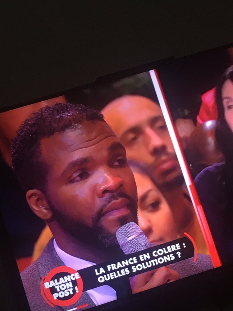 SupaZikk's tweet photo. L’idiot du village 😫😫😫 #BalanceTonPost https://t.co/Zi27LEANH9