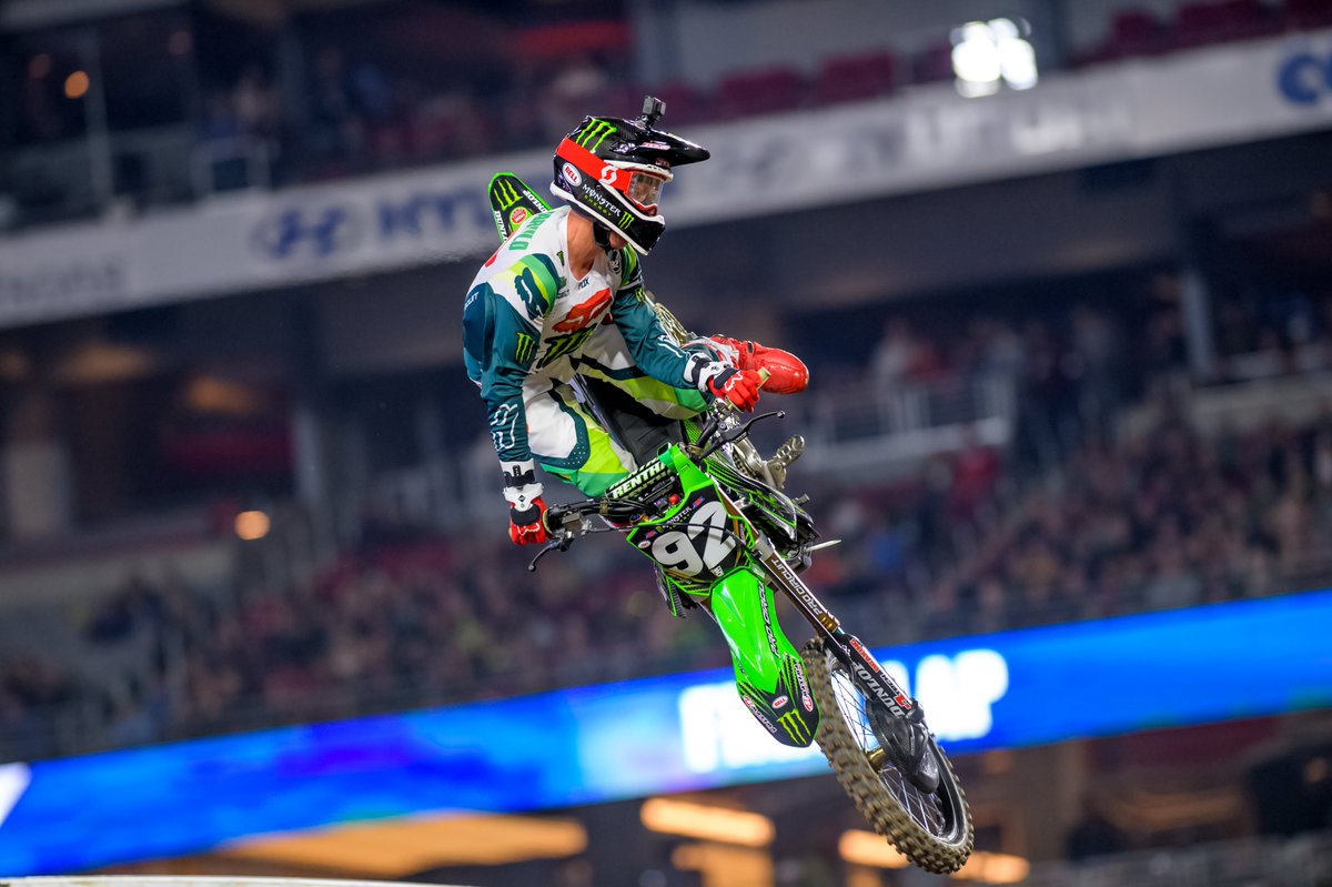 We are ready for the gate to drop ✊🏻 who has their 💰 on @adamcianciarulo this year?! 📸 Octopi Media #MotoSportDotCom #Supercross