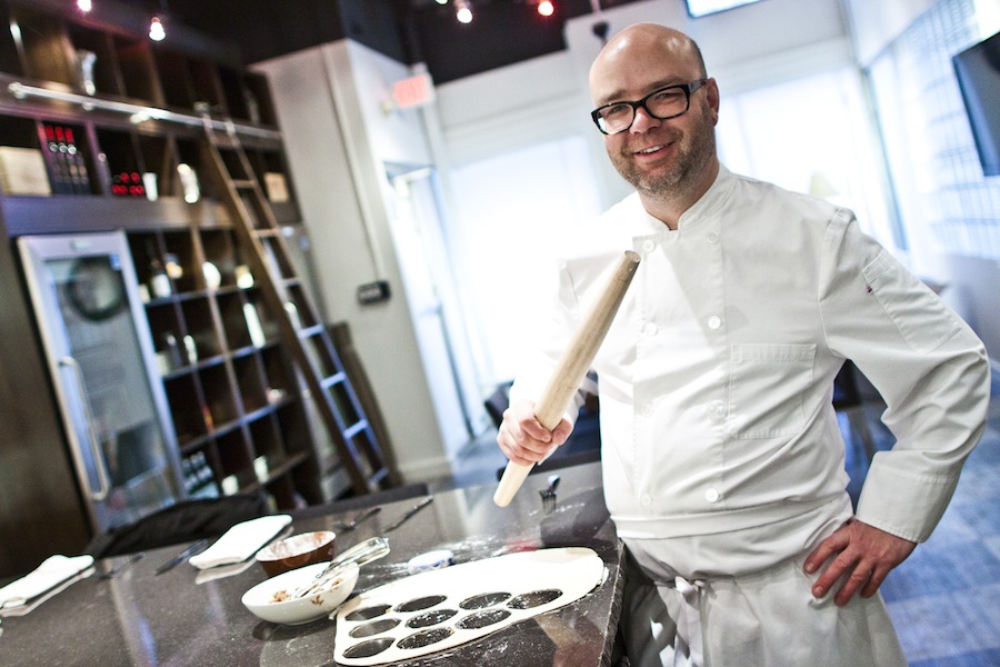 ExploreEdmonton's tweet photo. 👩‍🍳 There's a cooking class in town for chef's of all ages and expertise! Let Edmonton's best inspire you: https://t.co/1VbneJh2zL #ExploreEdmonton #yegfood https://t.co/u36WjMBNqu