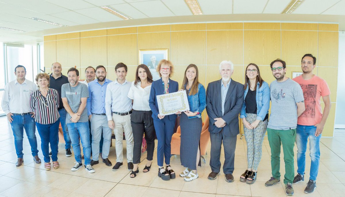 nicoiannello's tweet photo. Mención de Honor al Valor Científico del Senado de la Nación para @aliciabanuelos!!! https://t.co/dGDQ5rSat9