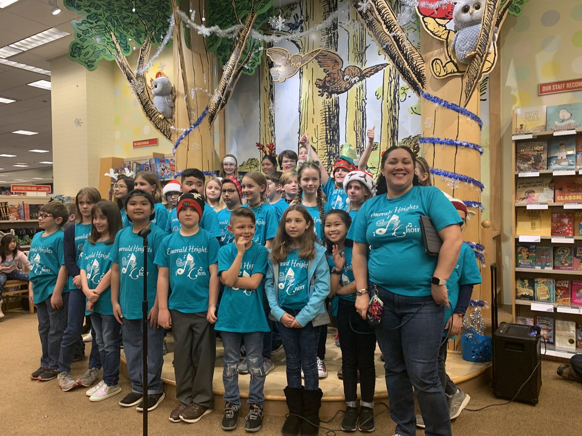 EMHawksChoir's tweet photo. I am incredibly proud of these children! ❤️ https://t.co/ibjkoUAxgt