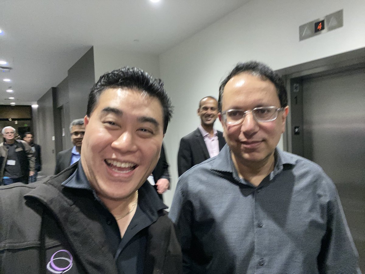 rwang0's tweet photo. MyPOV: catching up with @ichhpurani @googlecloud @workspan #ecs2019 #ecosystemcloud https://t.co/aOXNBG52Zi