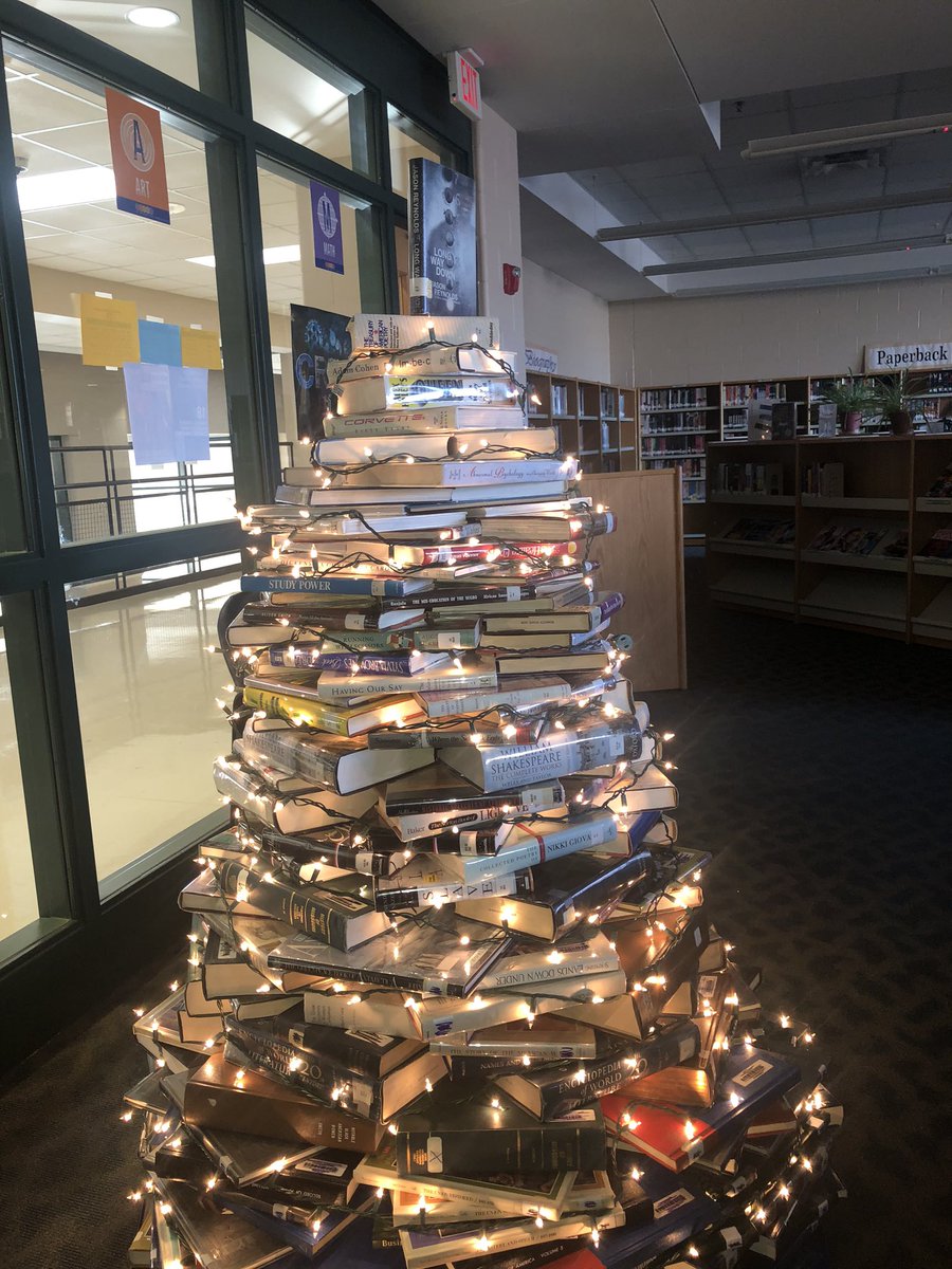 <a href="/STEAM_MSBReads/">YBonner</a> our library’s tree this year with the star on top <a href="/JasonReynolds83/">Jason Reynolds News</a>!!