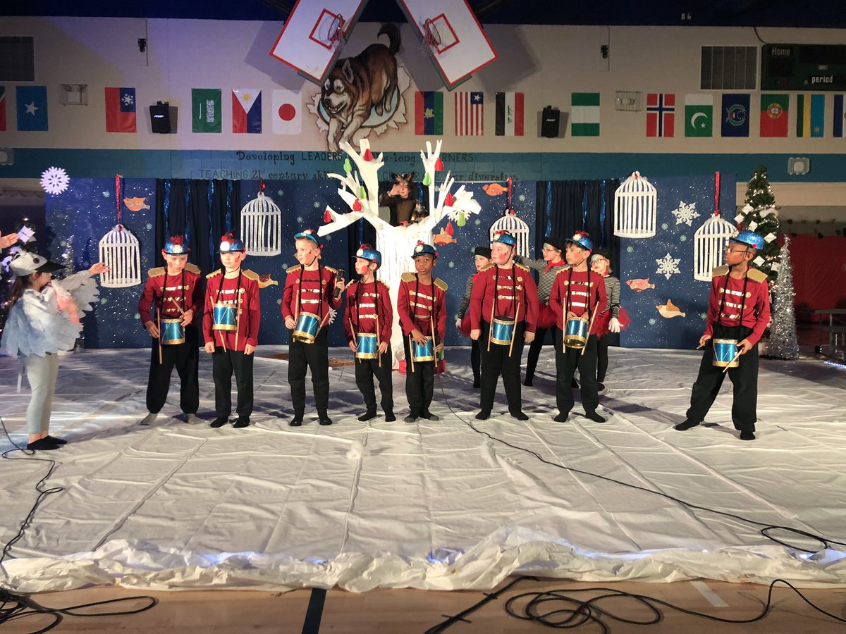 BriarwoodES's tweet photo. This talent cannot be nurtured any better than it is under the coaching of @andibn77 ! This was a magical night. Briarwood was transformed into a winter wonderland. Amazing performance. #BEanActor #BEaSinger #BEaPerformer https://t.co/JWAiIsVQ7v