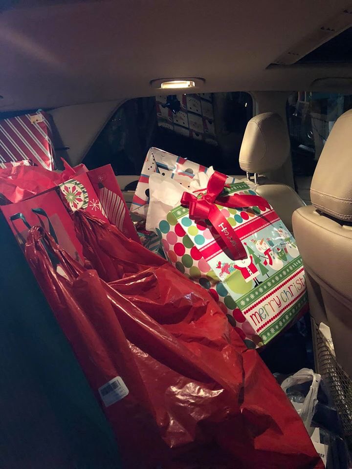 CainCheer's tweet photo. We are so proud of our cheerleaders and their families for their generous nature. We signed up for The Holly Project and were given a beautiful family to provide for. They went above and beyond to ensure that this  wonderful family has the best Christmas! 💜 #kleinfamily https://t.co/yqrpj3228q