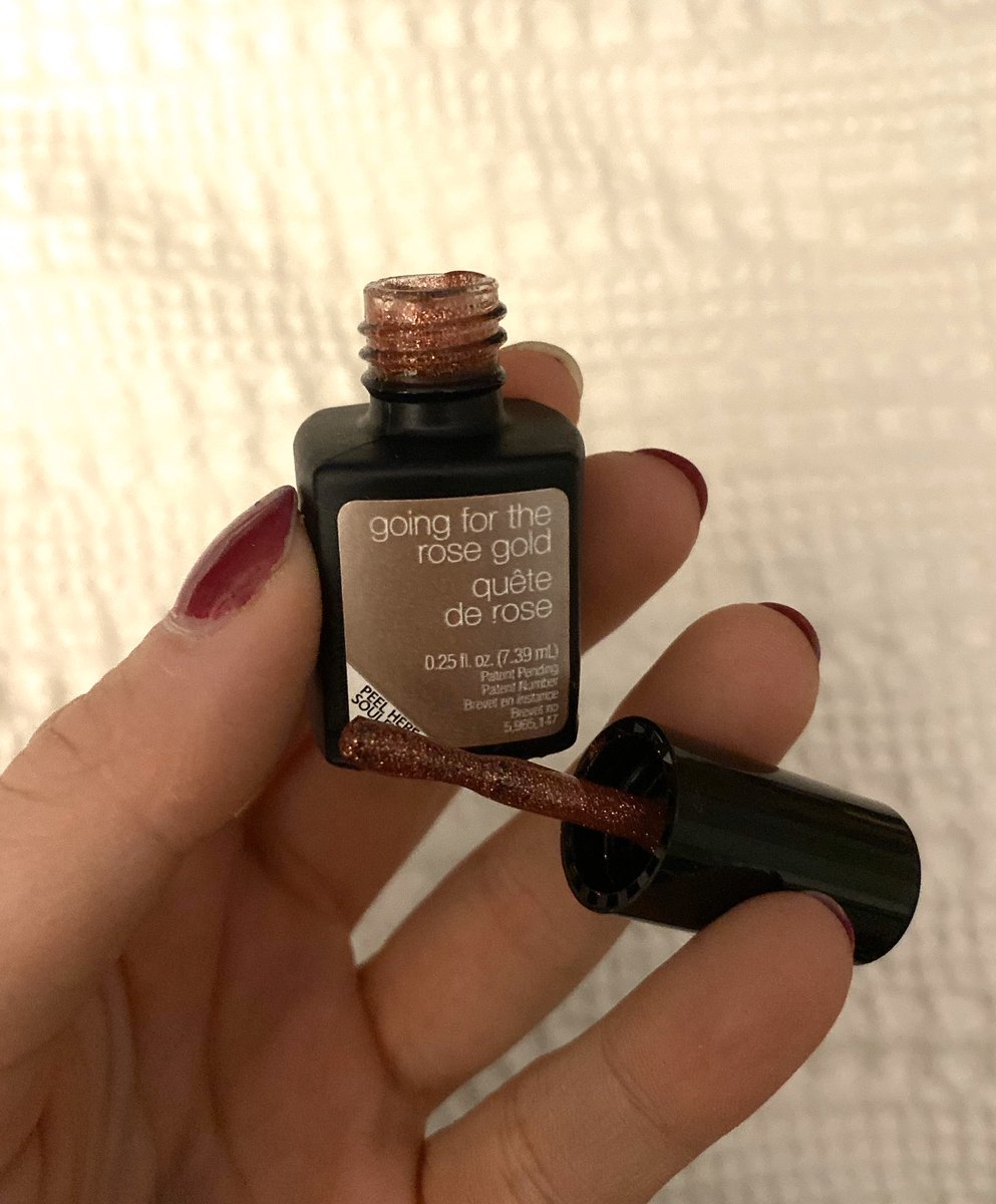 influenceher24's tweet photo. @SensatioNail so disappointed when I realized the “going for the rose gold” turned out to be rose gold glitter in a mislabeled bottle :( unfortunately I am unable to exchange/return the polish— please help me remedy this issue! https://t.co/TlYNfY5tDb