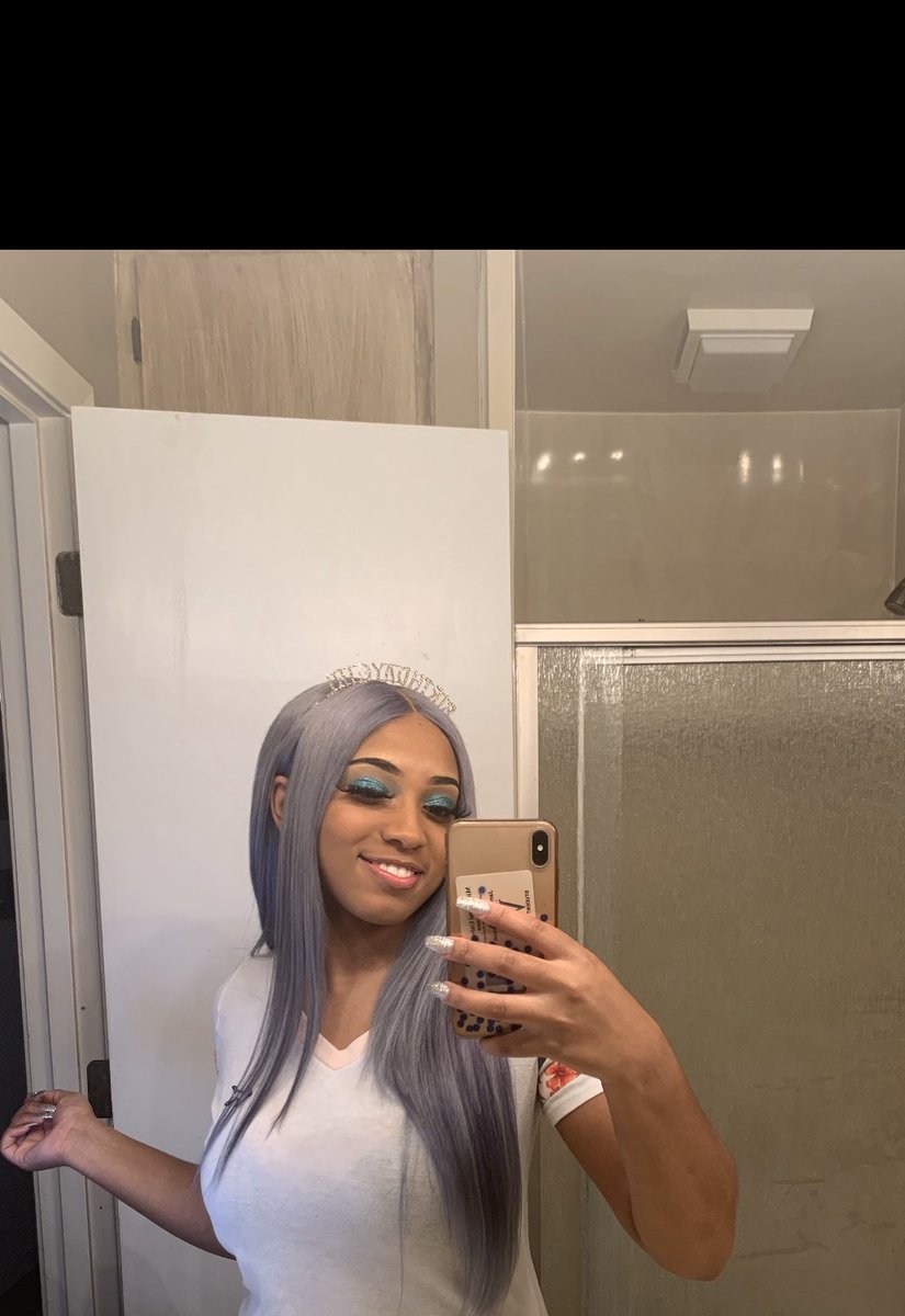 _beautyBrat's tweet photo. almost my birthdayy🥰🥰 https://t.co/yp2ckf42W6