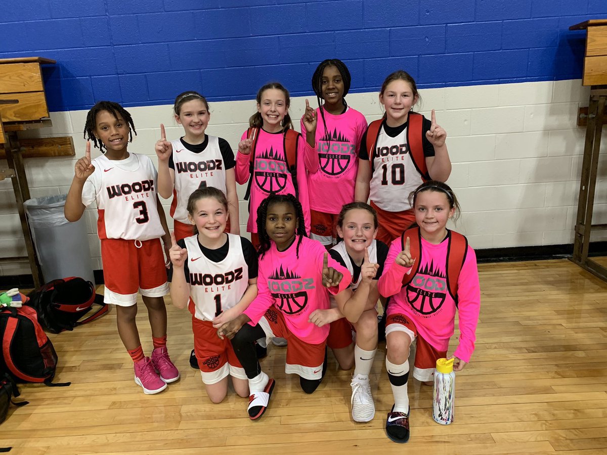 Our girls finally got their first win! Very proud of this group and the commitment they made to themselves and their teammates to grow as players over the past few months and finally earn a well deserved win. Way to go girls! #WoodzElite #WE #Arkansas @woodzelitegirls