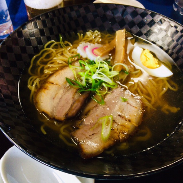 sumisumit1118's tweet photo. 特製ラーメン

寒い中でのゴルフ。
昼食はやっぱりラーメン🤣

ザ普通のラーメン‼️

春巻き、キムチ付き😋

鳥のハラミが旨いです😋

ゴボウの... #毎日がラーメン https://t.co/eK64A2QyU4 https://t.co/VfbgihYpn1