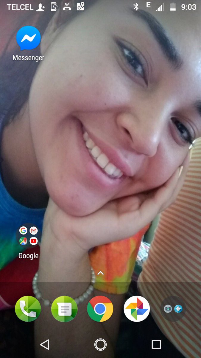 EliNajnaj's tweet photo. Hoy descubrí que mi papi me usa como fondo de pantalla y además toma ss de fotos que subo a fb por que dice que después olvida descargarlas, y que lo hace por que me vi muy hermosa a mi manera. Bruh casi lloro cuando me dijo eso, mientras me mostraba su galería. 💗🥺 #hijadepapi https://t.co/dquLVKOMU2