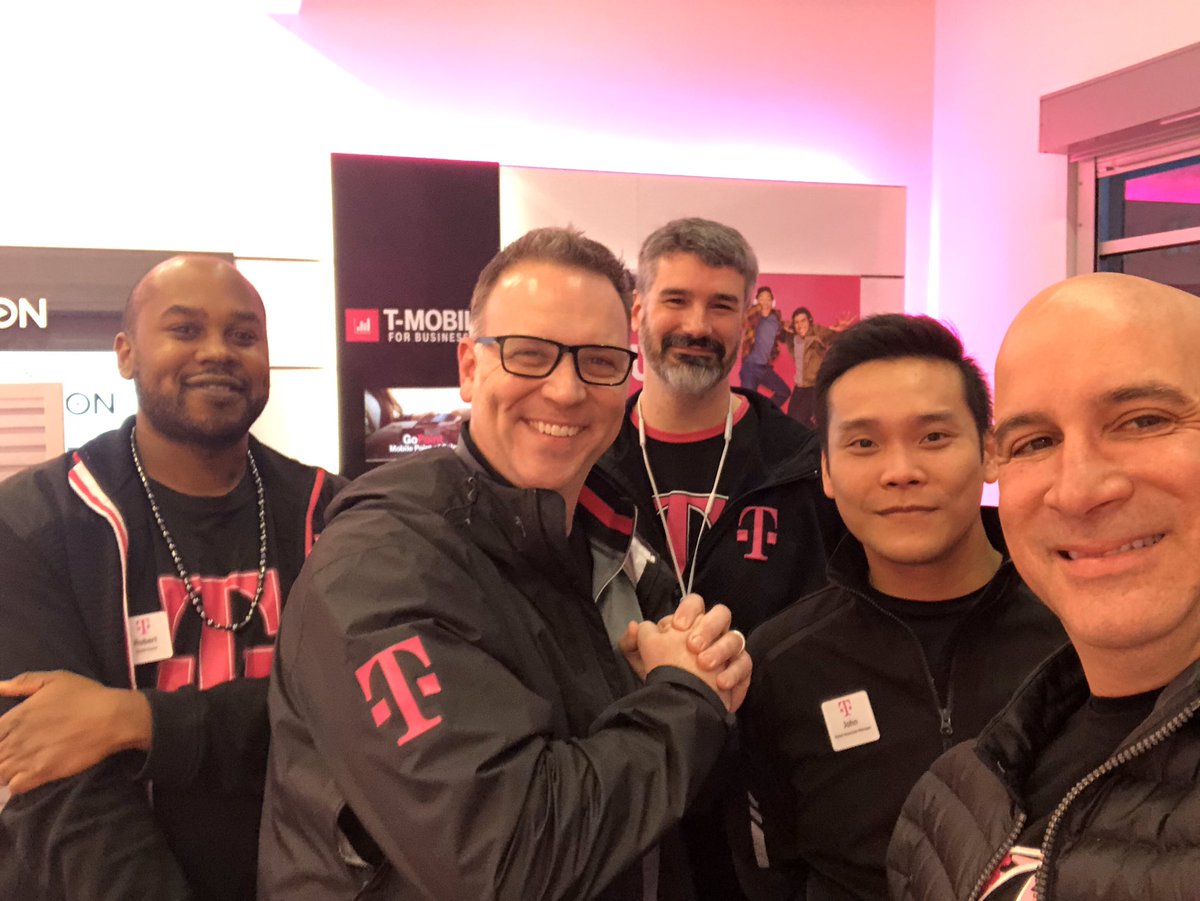 RinehartTony's tweet photo. Great visit with @AdrianVanHooser & @MaxvargasSf to the #HouseOfLincoln! Our team is ready for the official launch of 5G for All! #DiverseCity #MAXimumMetro #WestIsBest #BAMily https://t.co/fPSE2gwRFp
