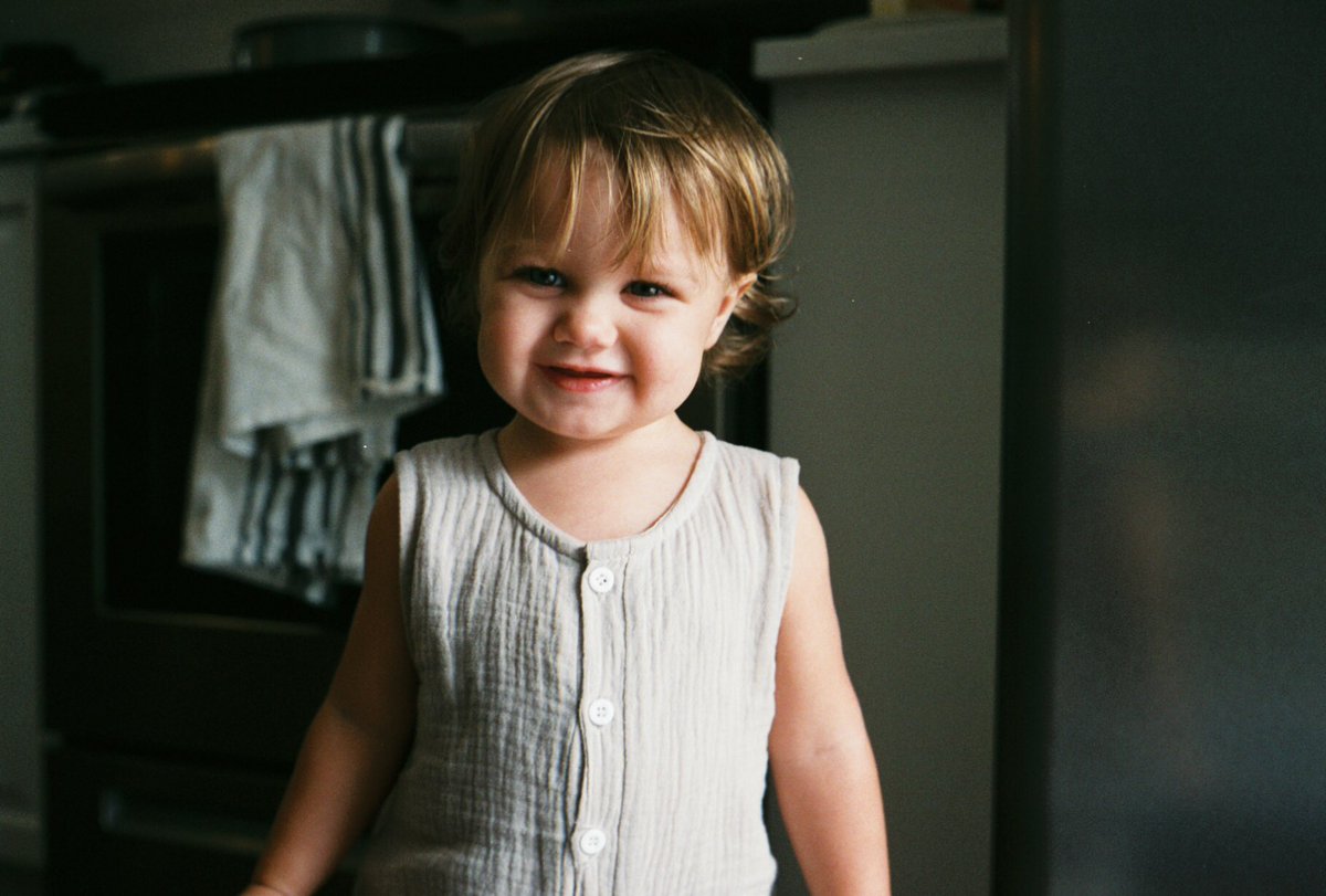 DillonWehde's tweet photo. Was gonna post photos from around the country that i took on film the past year but tbh i like these WAAAAAY more. I mean look at those cheeks! https://t.co/U4pBEaXuLb