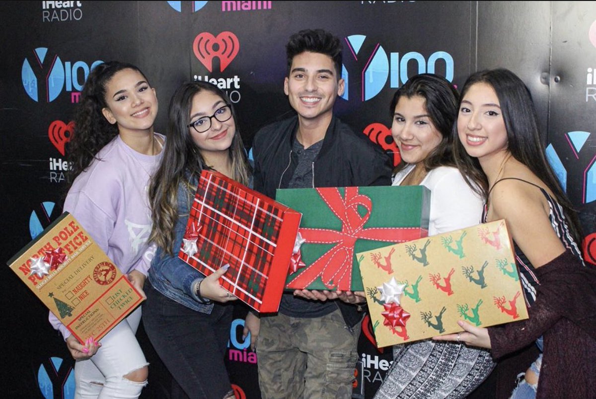 Y100MIAMI's tweet photo. That’s a WRAP 🎁 The girls of Monarch High School rang in the holidays tonight with @itsfrankiep and @imarionair during our final session of #YHigh ‘19! Take over our airwaves this coming February 2020 when you sign up on https://t.co/vnQT00EHUG 💯 https://t.co/qUBZSueSmv