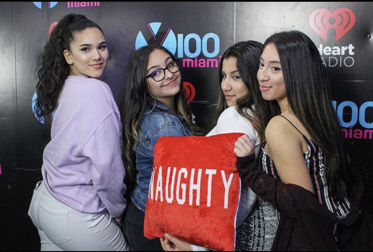 Y100MIAMI's tweet photo. That’s a WRAP 🎁 The girls of Monarch High School rang in the holidays tonight with @itsfrankiep and @imarionair during our final session of #YHigh ‘19! Take over our airwaves this coming February 2020 when you sign up on https://t.co/vnQT00EHUG 💯 https://t.co/qUBZSueSmv