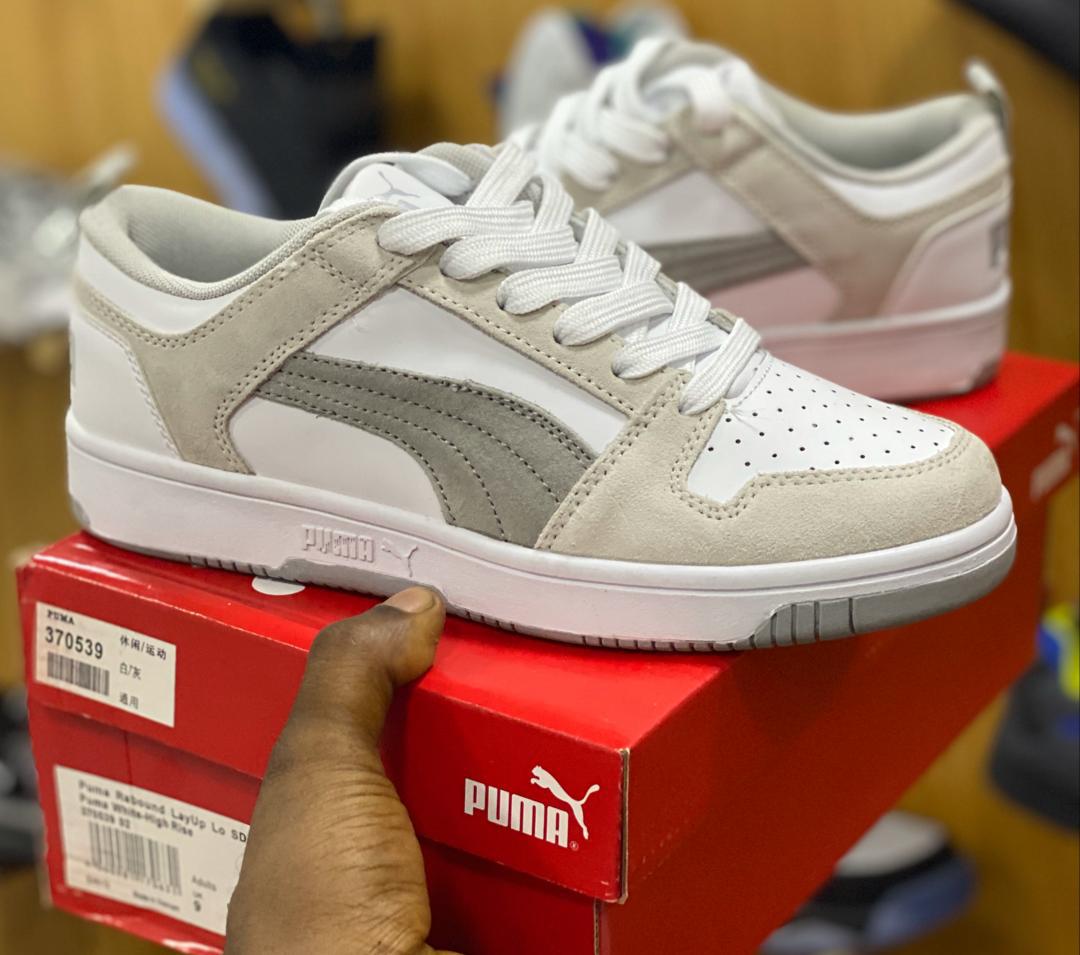 splitape's tweet photo. As Usual Another π₯
.
KINDLY RT
.
SEASONS GREETINGS πππ
.
Check through, have any item not on our post? Dm & we get it
.
Size 40-45
Price: NGN23,000
.
#splitape #kicksonfire #sneakers #ozil #DominicanRepublic #allegri #CardiB #Jumanji #CardiB #simi #JusticeForMusaab #ARSBHA https://t.co/SDSjnof5v1