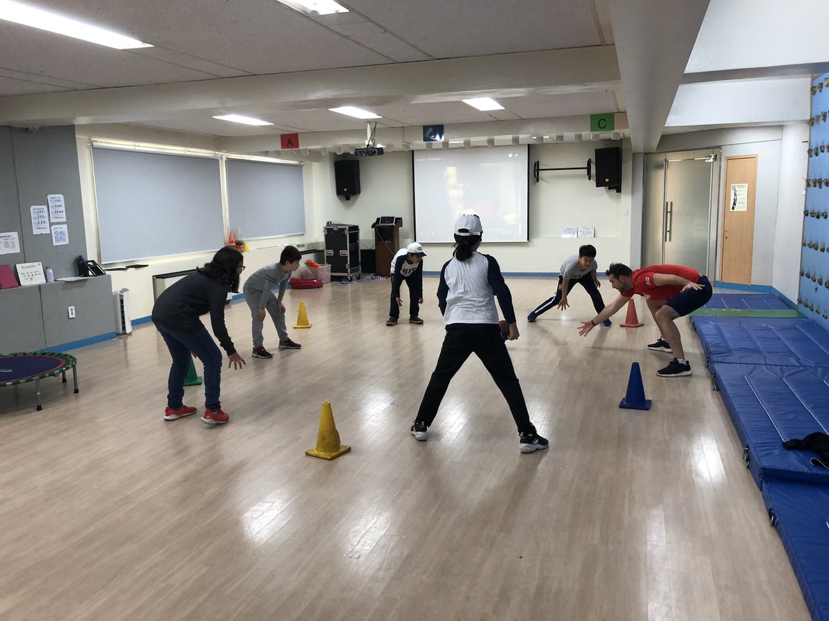 zang_ava's tweet photo. Sometimes, you don’t have to fly to some fancy conference, you learn more from the teacher next door. Thank you @thesultanofsing @kalchoEdTech @KISWilson @pypjerome  for opening your door and letting me learn from you! #opendoor #kisobserveme #KIS_SeoulCampus #kispride https://t.co/WLOntEusCL