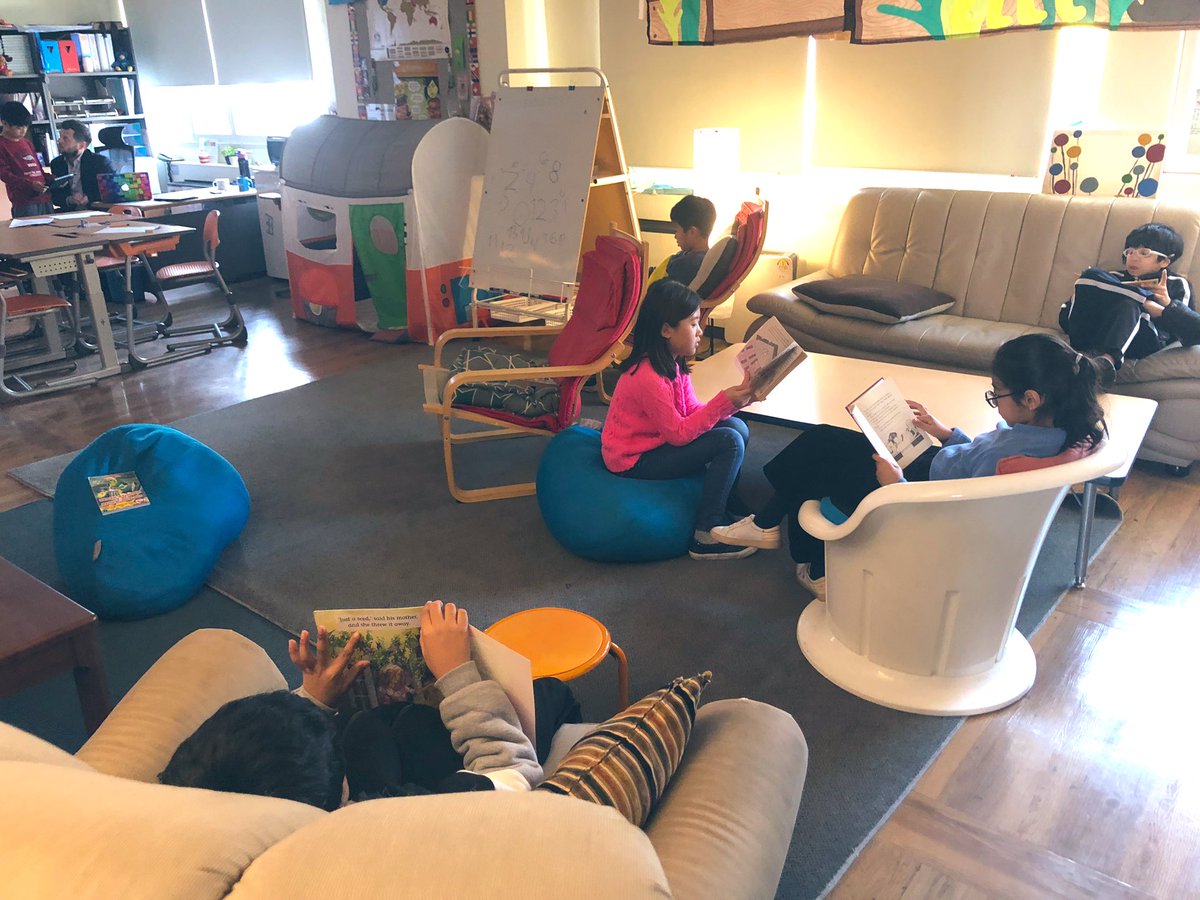 zang_ava's tweet photo. Sometimes, you don’t have to fly to some fancy conference, you learn more from the teacher next door. Thank you @thesultanofsing @kalchoEdTech @KISWilson @pypjerome  for opening your door and letting me learn from you! #opendoor #kisobserveme #KIS_SeoulCampus #kispride https://t.co/WLOntEusCL