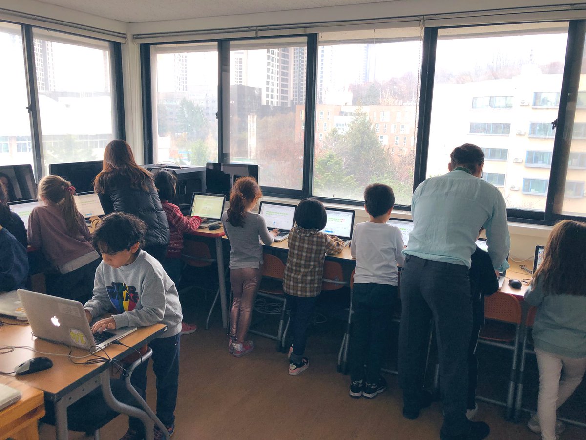 zang_ava's tweet photo. Sometimes, you don’t have to fly to some fancy conference, you learn more from the teacher next door. Thank you @thesultanofsing @kalchoEdTech @KISWilson @pypjerome  for opening your door and letting me learn from you! #opendoor #kisobserveme #KIS_SeoulCampus #kispride https://t.co/WLOntEusCL