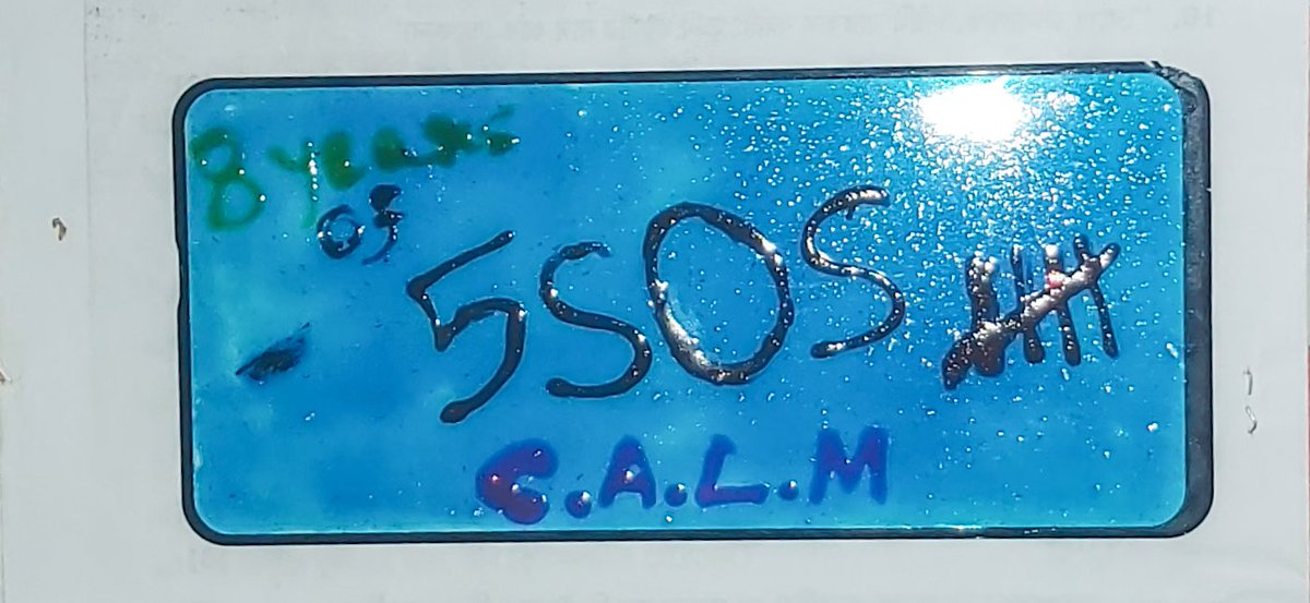 TheRealAMT49's tweet photo. Had exams but who cares its 8 years and how am i supposed to control myself?? #8Yearsof5SOS #5SOS #5sosIndia https://t.co/GfWYkMIT1R