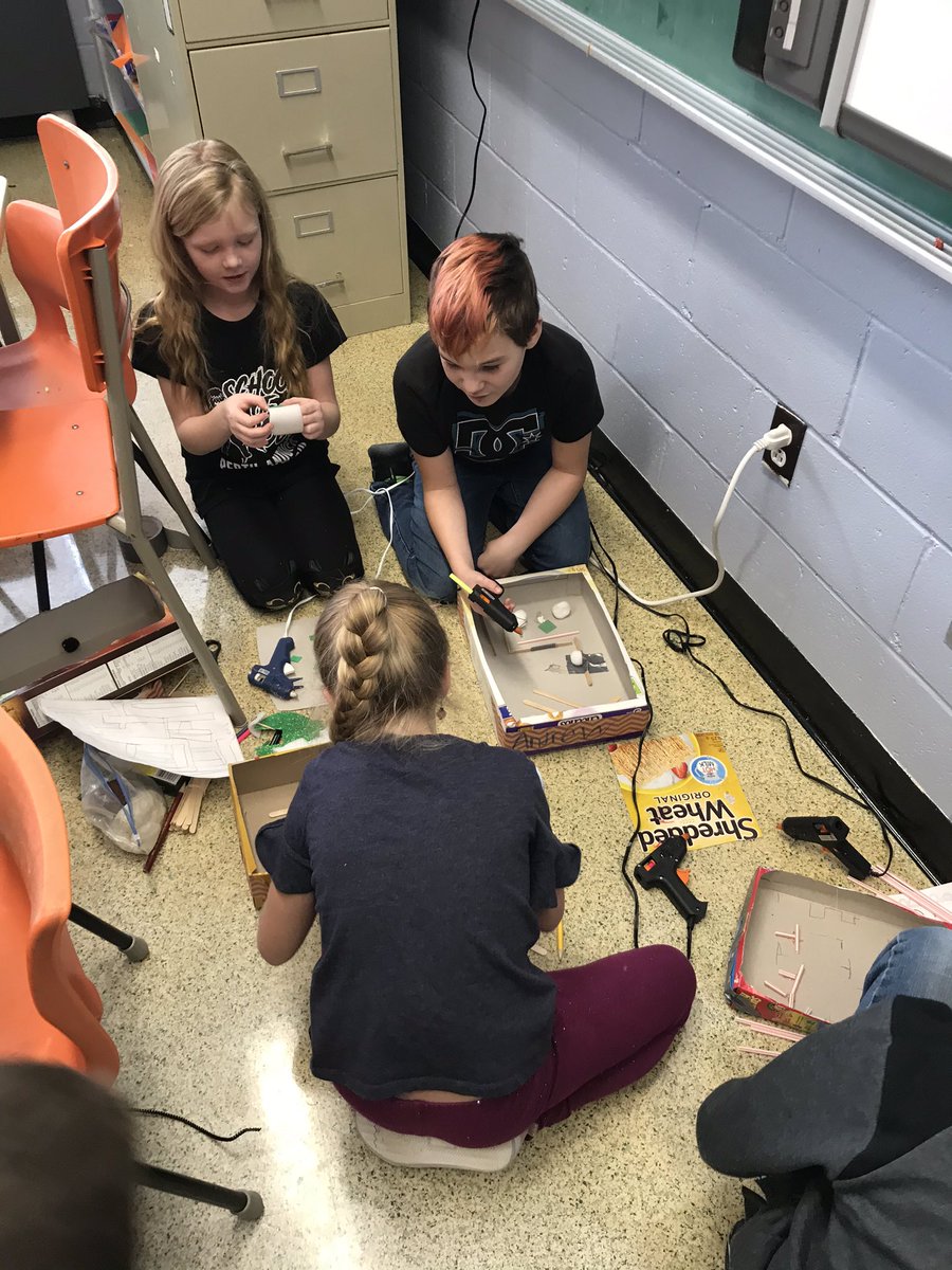 AESFunWing's tweet photo. These Grade3/4s celebrate failing, because it means learning how to problem solve! ππΌππΌ #marblemazes @Andover_Elem #34Boyd https://t.co/pTAfMXZiXa
