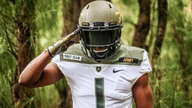 goblackknights's tweet photo. Army Black Knights unveil uniforms to worn at the Army-Navy game

#GoArmyBeatNavy #ArmyFootball @Rivals #GoArmy #GoBlackKnights #ArmyWestPoint

Click Here for Photos &amp; Video ➡️ https://t.co/oN3L7LgZCz https://t.co/VOngC0MpJe