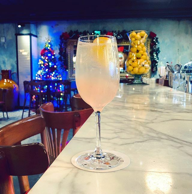 Trying out a new place for us. #enzoshideaway #disneysprings #italianfood #disneyfood #ouryearofdisney #yearofdisney #wdwadults #dfb #disneyfoodies #disneydrinks ift.tt/33OL0Kg