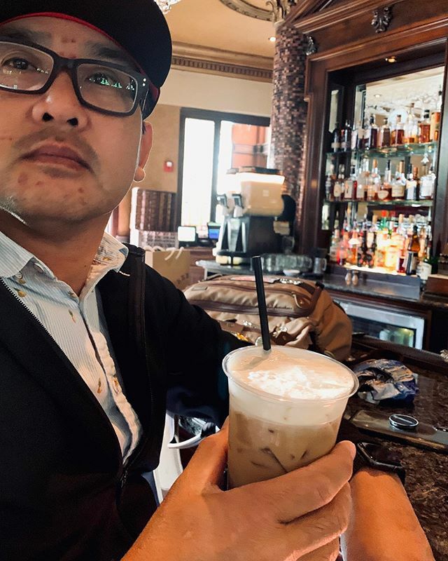 Doing our last day tradition at Raglan Road this time. #icedirish raglanroad #irishpub #disneysprings #lastdaytradition #lastdayatdisney #ouryearofdisney #yearofdisney #wdwadults #dfb #disneyfoodiesfb #postcards #disneydrinks #disneydaydrinkers #christma… ift.tt/2rYBnLN