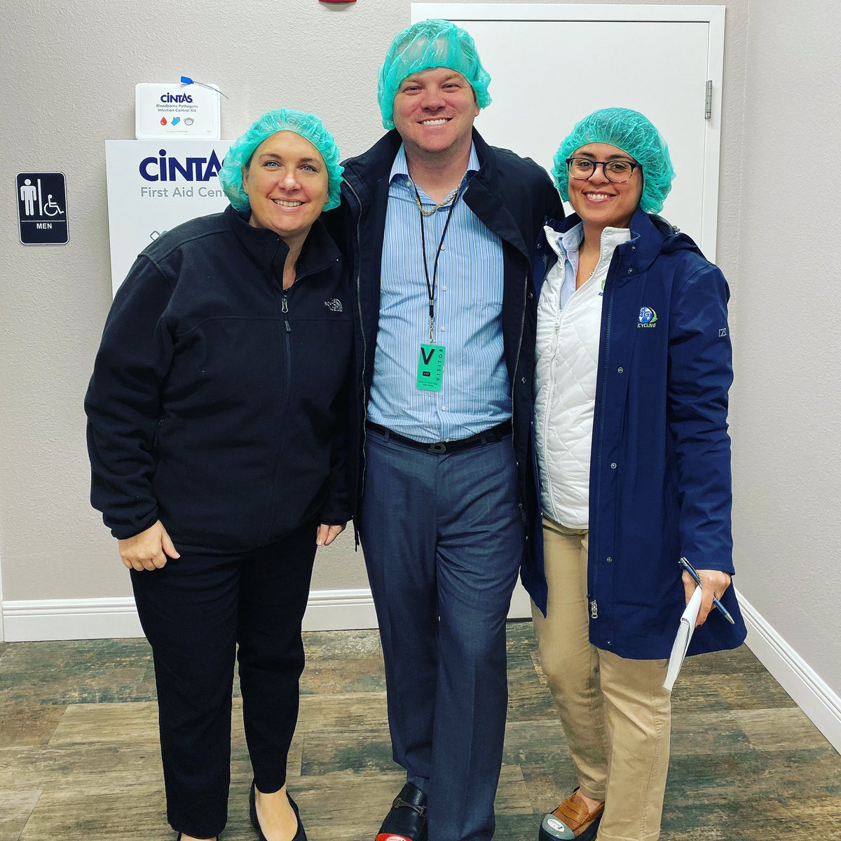 4G’s President, Operations Director and National Accounts Director visiting one of our strategic food distribution clients location. We’re subject matter experts at optimizing recycling and solid waste programs. Find out how we can improve your service and add to your bottom line