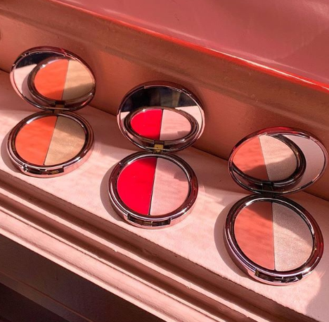 Bring light to the holidays with our Cheeky Tint and Glow Duos‼️These are designed with a blush &amp; glow tint that are super blendable, smells like a rose garden, and is enriched with vitamin E for a boost of antioxidants: bit.ly/2PjgYZL