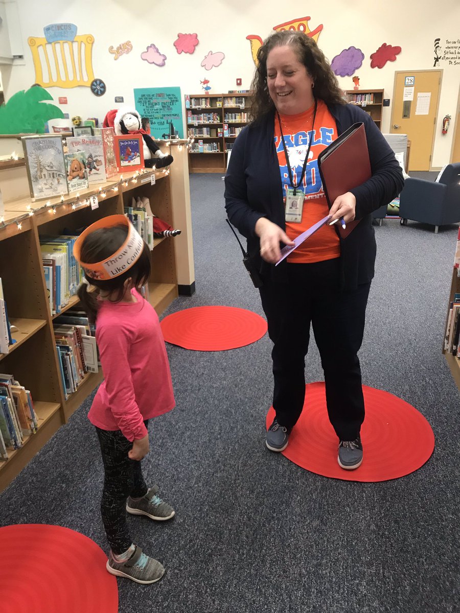 MrsGrimesFirst's tweet photo. The kindness committee delivered letters to the staff today. We wanted to fill buckets! #unity  @oakhill2172 @19Chr1stine https://t.co/Z3FvmMYRlK