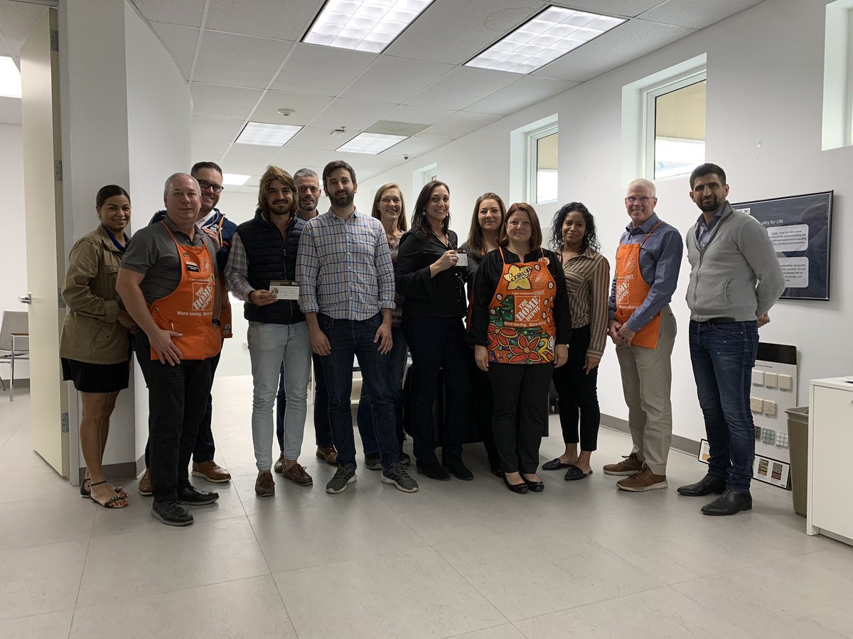 RMongeau's tweet image. Great Partnership from Lenore and Gennis with Stone Systems of South Florida! You are making big impacts with store connectivity! Thank You #1RegionSFL @EdMary128 @sfagra @ReneeDauphinee @Scott_Key_HD