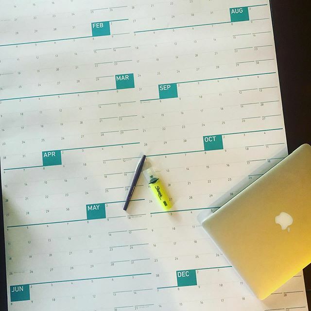 AprilSullivan's tweet image. It's the last month of the decade!
🙌🍾🥂 We're busy planning out 2020 with our clients and they've got some great things planned!
🗓️🥰🥳 Are you a planner? 
How would you feel if you knew everything you were going to promote for the next 12 months AN… ift.tt/3638ZXu