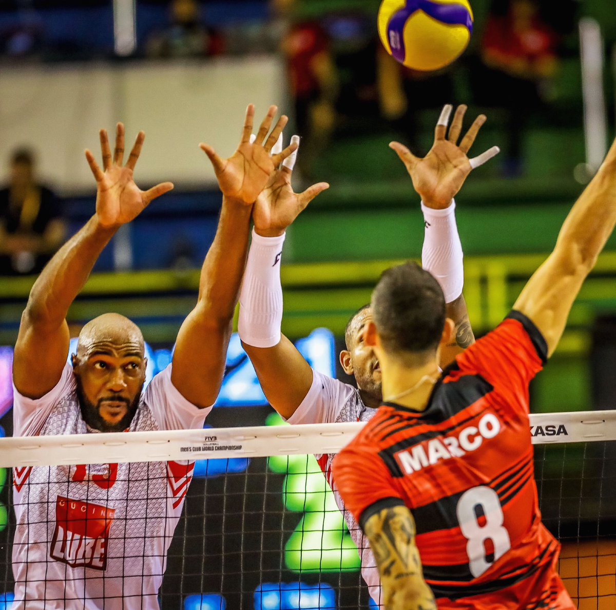 VolleyLube's tweet photo. 🇮🇹🇶🇦Ufficiale!Sarà contro i Qatarioti dell’Al-Rayyan la Semifinale di sabato del #mondialeperclub ‼️
.
#noisiamolube #incredOUble #nessundorma #campioniditalia #campionideuropa #lubevolley #civitanovamarche #volleyball #fivbmenscwc https://t.co/asuK8W4QVP