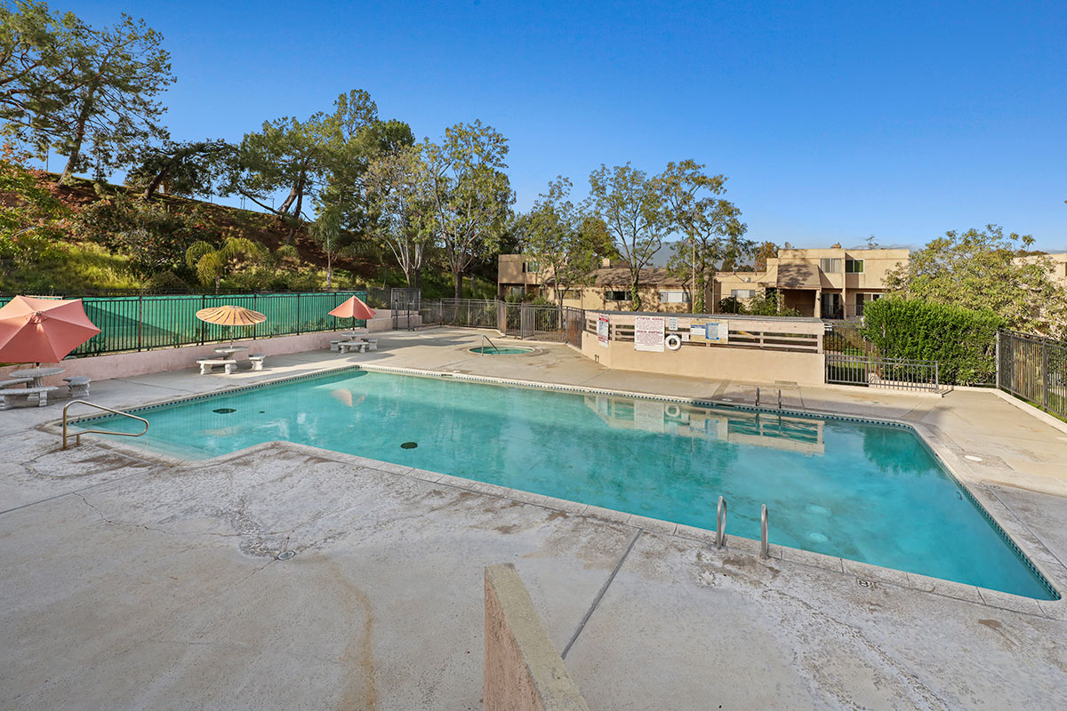 andersonreg's tweet photo. JUST LISTED!!!
1725 Neil Armstrong Street #205, Montebello, CA 90640
Call For More Info: 800 784 2616
Click Here for More Details: https://t.co/CRkMG6yMq2
#AndersonREG #condominium #updated #slidingglassddoors #granitecounters #naturalwoodcabinets #Montebello #justlisted https://t.co/xOmE4sXtTk