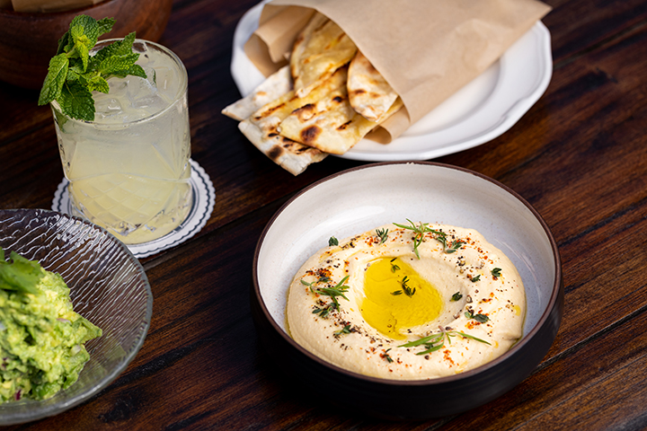 Sunset Cocktail Lounge | Thurs-Sat 5pm - 10pm and Sun 11am-3pm
Our full brunch menu is now offered on the Rooftop! Bites also include crispy chicken sliders, house-made hummus with grilled flatbread, and steak tartare toast. For info please email sunsetlounge@palihouse.com