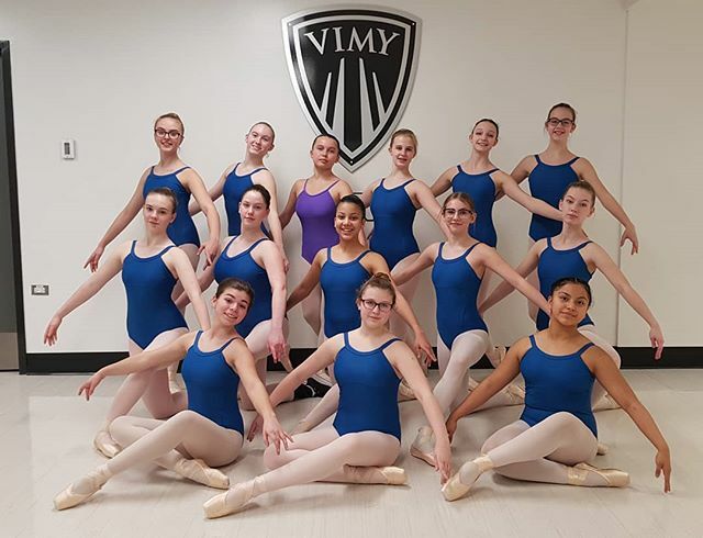 VimyAcademy's tweet photo. Hello Vimy Dance Level 6! We were sad that we missed a few of you in this photo! Everyone looks so great in this new uniform too! #vimydance #vimyproud #yeg #epsb #tm #esbdance #yegdance #loveballet https://t.co/a16e61dpEq