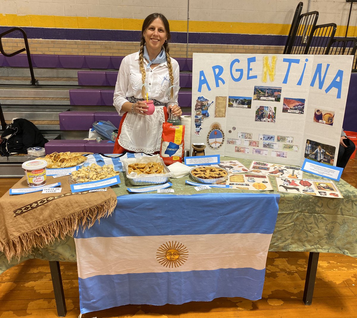 MsLiaudat's tweet image. Argentina 🇦🇷❤️ my country, my life, I’m so proud of being Argentinian and being here sharing my culture with all this people! It was an amazing night! You can see in my face my HAPPINESS! #multiculturalevent #howiparticipate #mma @ParticipateLrng thank you!