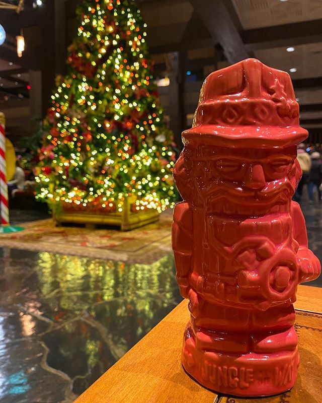 Jodicab22's tweet photo. Gotta catch them all.. as they say. 😂😂 #tradersams #groggrotto #christmasmug #imasucker
📸 https://t.co/dthAC3rzEt via https://t.co/5ttQiDWlXB https://t.co/Hwbq902fyx